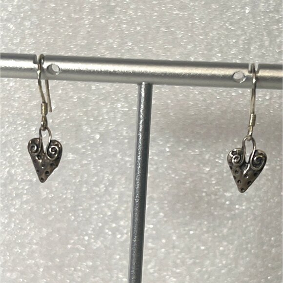 925 Sterling Silver Drop Dangle Earrings Strawberry Heart Shaped Swirl Dainty - Picture 8 of 10